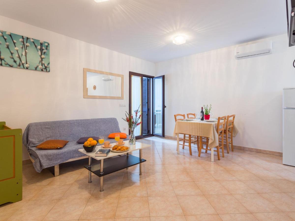 Apartment Tireli - Prc143 By Interhome Poreč