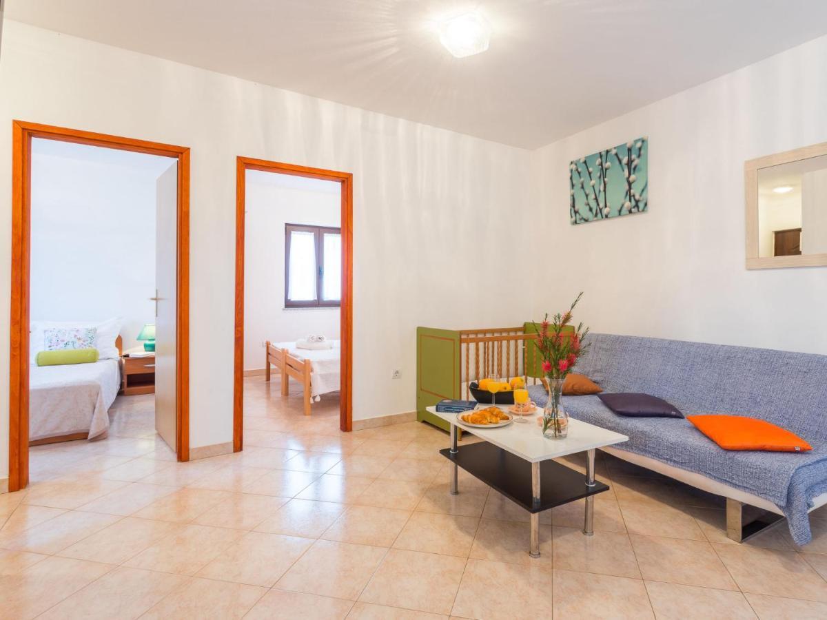 Tireli - Prc143 By Interhome * Poreč